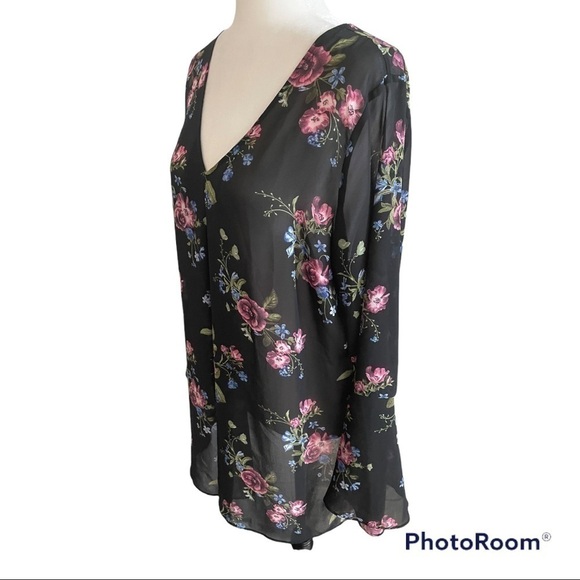 STORK & babe black floral sheer bell sleeve blouse sz L - Picture 4 of 7